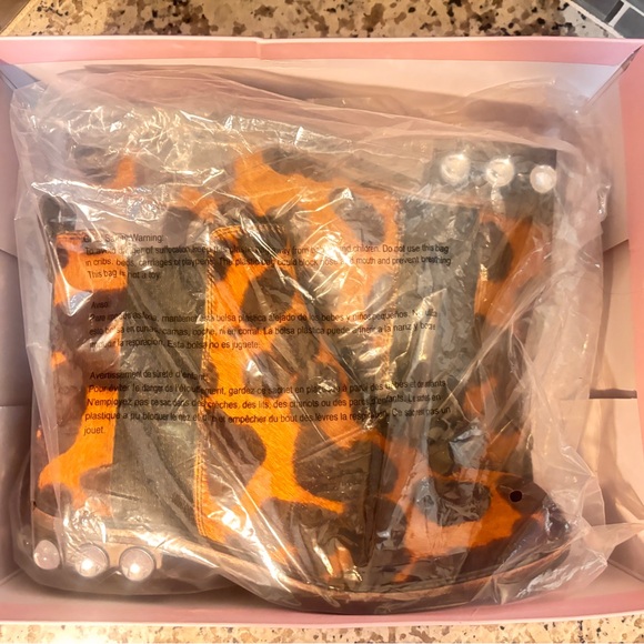 Louise Et Cie Chelsea Boots - Picture 4 of 7